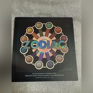 Zodiac BH Cosmetics eyeshadow & highlighter palette